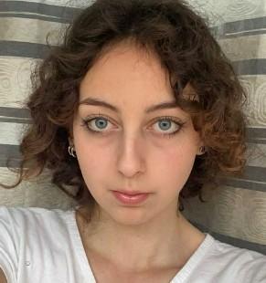 Jázmin Éva Német