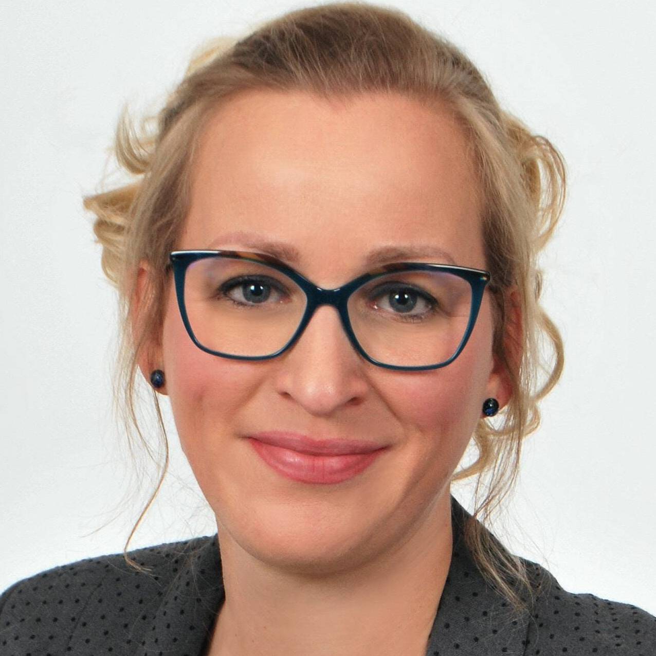 Nóra Pesztenlehrer